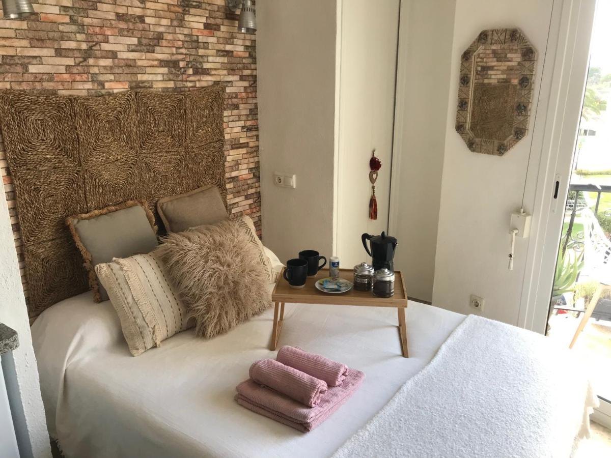 Estudio En Denia Con Piscina Y Wifi Privada, A 100 M Del Mar Eksteriør billede